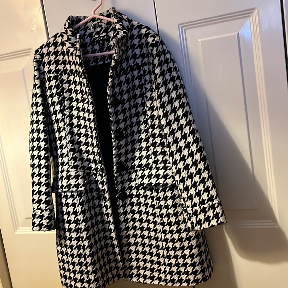 Brand George Size M 7-8 Color black and white
